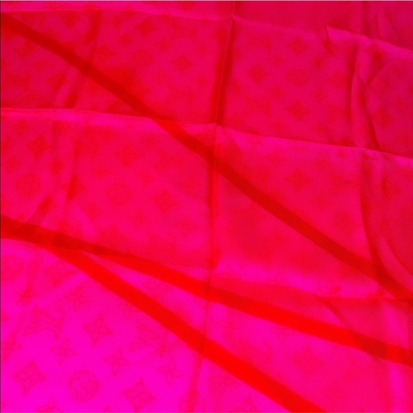 Authentic Louis Vuitton 2002 LE Robert Wilson Fluo Monogram Fuchsia Silk Scarf - Picture 4 of 9